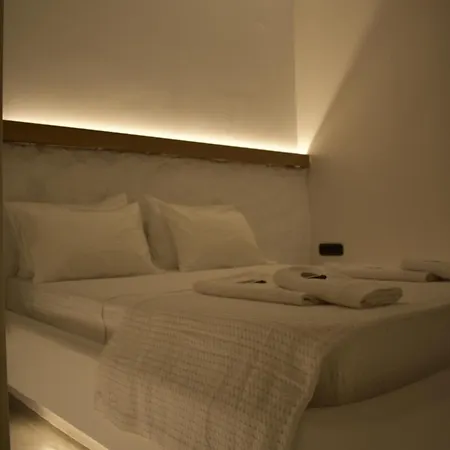 Thronos Apartamento *
