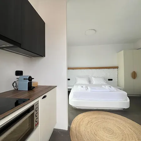 Thronos Apartamento *