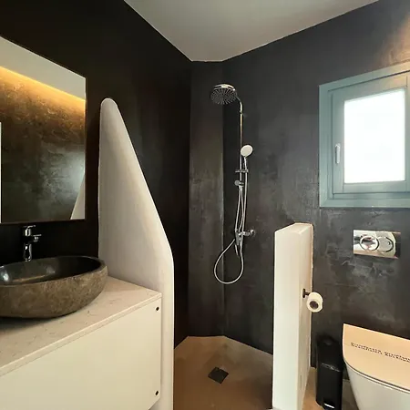 Thronos Apartment *