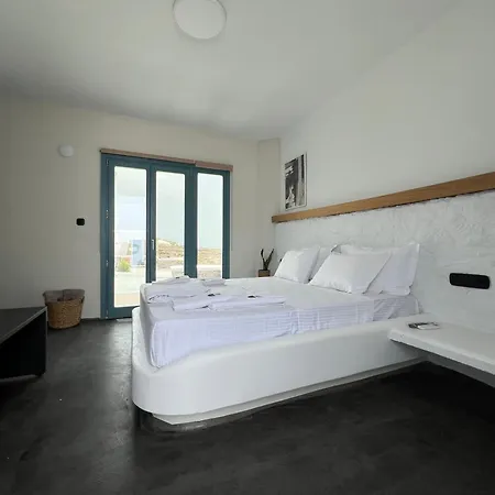 Thronos Apartment