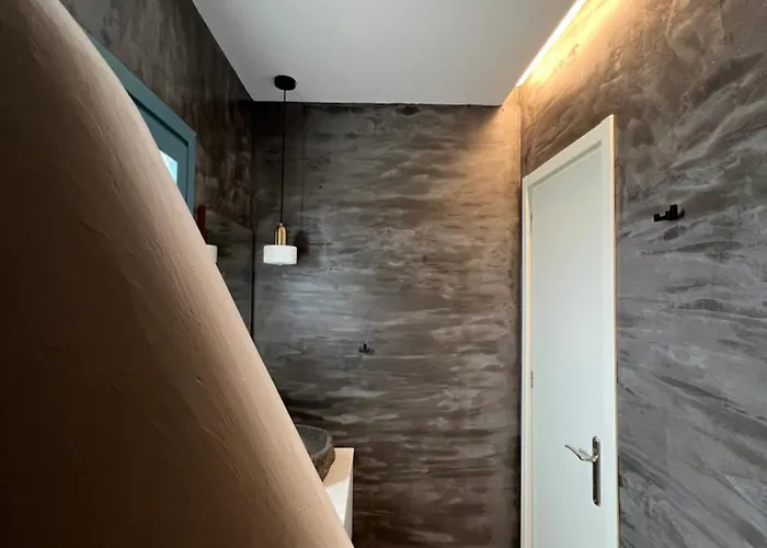 Thronos אנו מרה